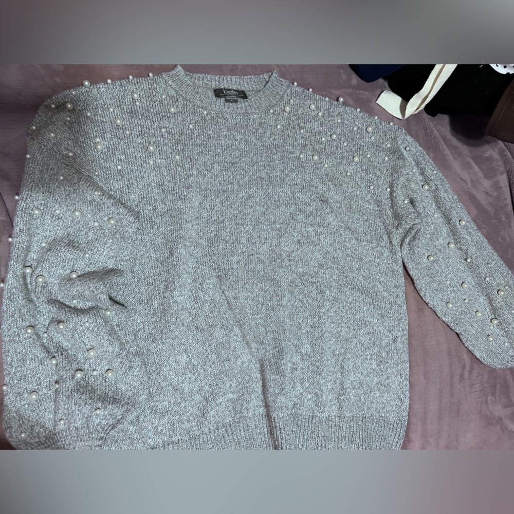 Grey Sweater pearl sleeve